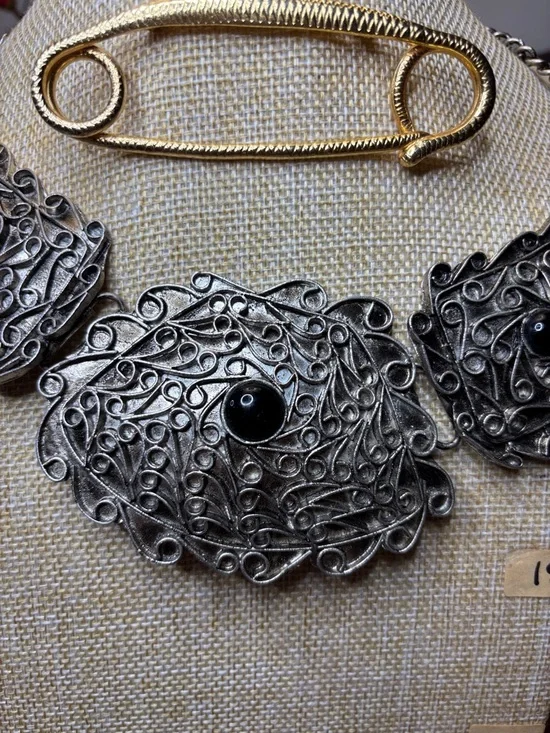 Vintage Silvertone Victorian Bib 19” Necklace - Picture 2 of 7